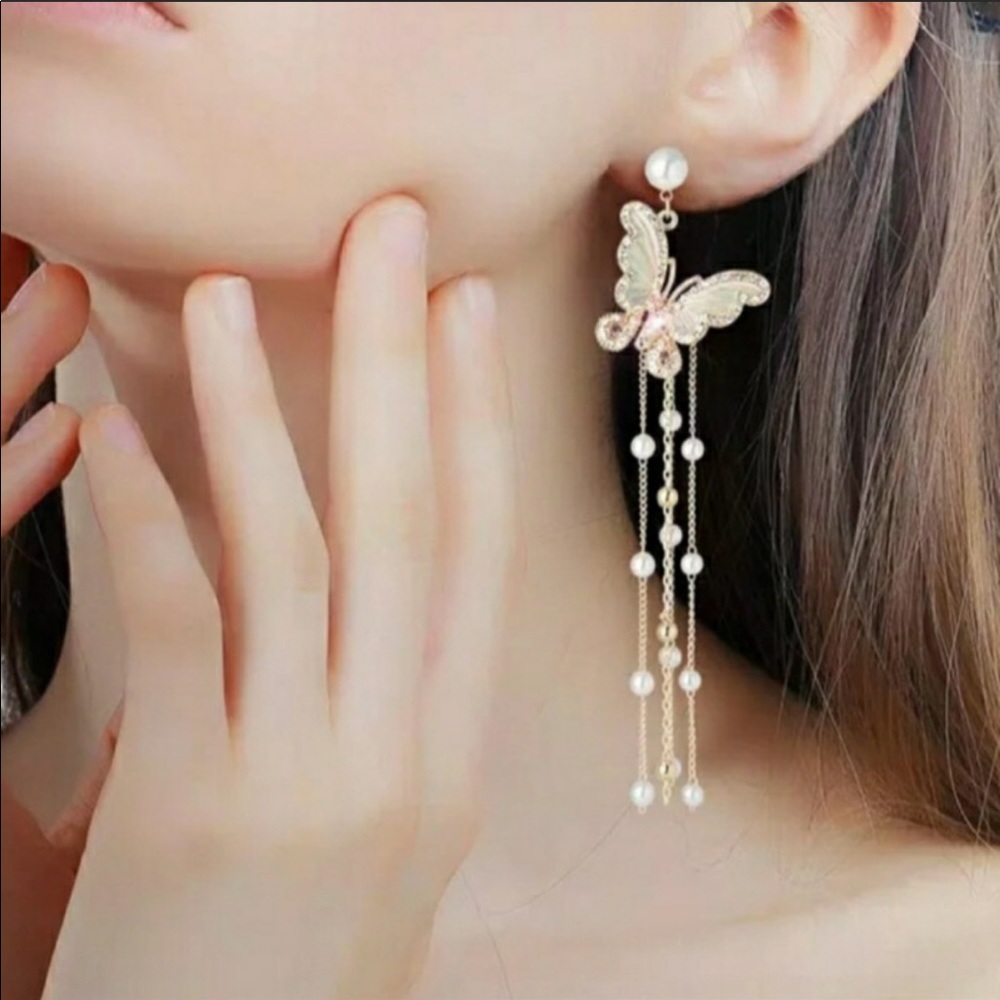 Butterfly pearl tassel earrings
